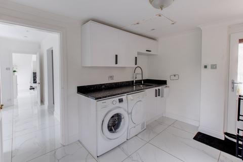 18 Appleton Avenue, Stourbridge, DY8 2JZ