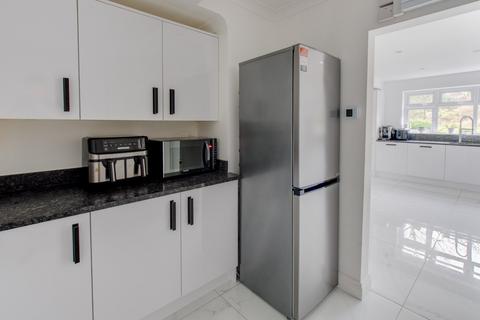 18 Appleton Avenue, Stourbridge, DY8 2JZ