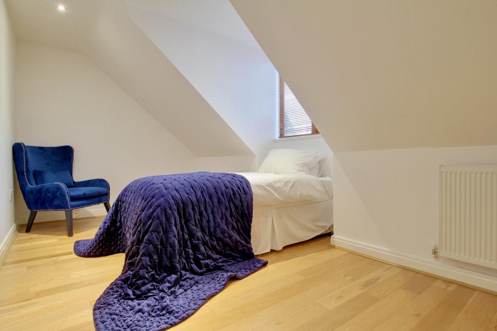 Bedroom 5 - Double