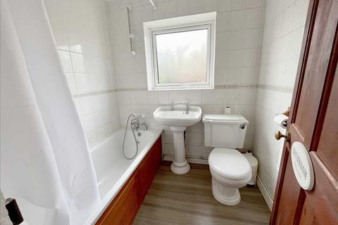 2 bedroom terraced house to rent, Banbury Street, Watford, WD18.