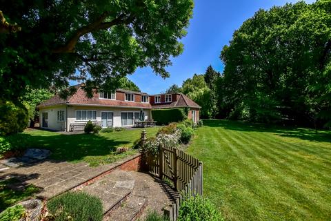 5 bedroom detached house for sale, Little Windmill Hill, Chipperfield, WD4