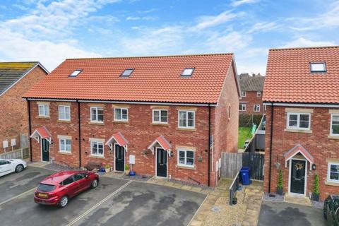 3 bedroom end of terrace house for sale, 47 Highfield Road, Whitby