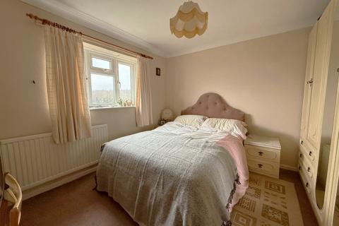 3 bedroom semi-detached house for sale, Lonsdale Drive, Rainham,