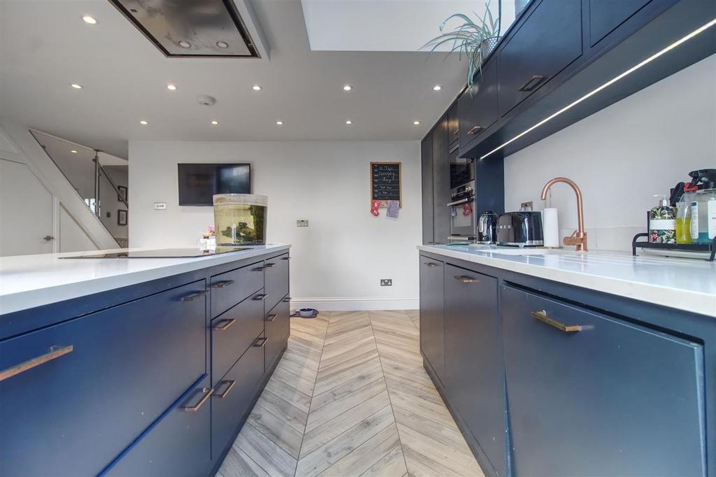Kitchen 4.jpg