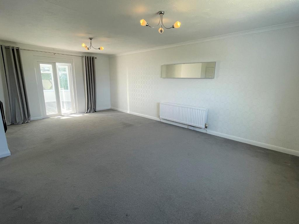 Living room 2.jpeg
