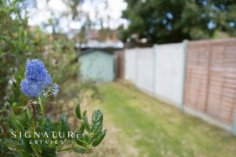 2 bedroom terraced house to rent, Brightwell Road, Watford