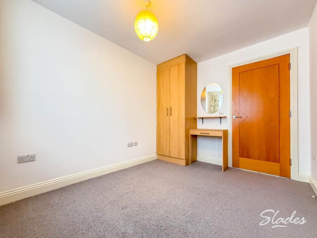 Bedroom 2 (2)