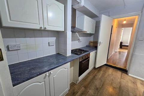 2 bedroom house to rent, Denmark Street, Tottenham