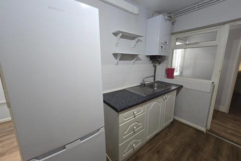 2 bedroom house to rent, Denmark Street, Tottenham