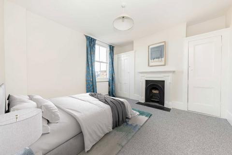 4 bedroom semi-detached house to rent, Rylett Crescent, London W12