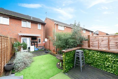 51 Walsham Close, London, SE28 8ND