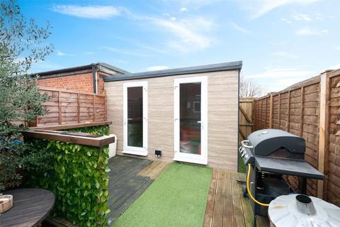 51 Walsham Close, London, SE28 8ND