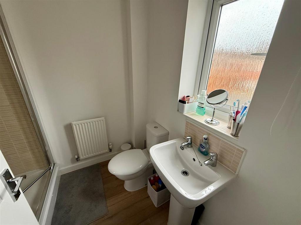 BML27 En Suite.jpg