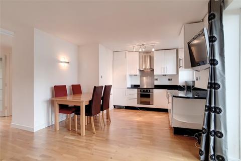 2 bedroom flat to rent, Ringwood Gardens London E14