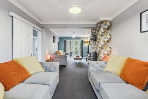 335 Longstone Road, Iver, SL0 0RN