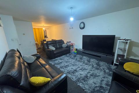 3 bedroom maisonette for sale, Ashdown Drive, Borehamwood