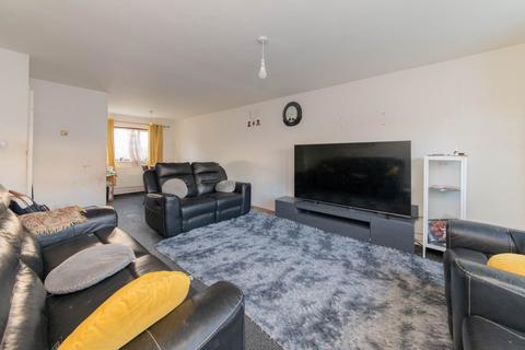 3 bedroom maisonette for sale, Ashdown Drive, Borehamwood