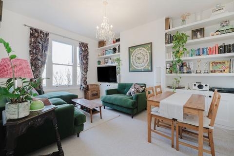 2 bedroom flat for sale, Arthur Road, London N7