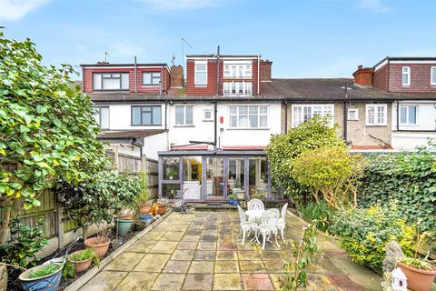 Claigmar Gardens, Finchley, N3