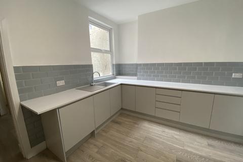 3 bedroom terraced house to rent, St Albans Rd, Swansea