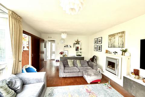 14 Westfield, Ashtead, KT21 1RH