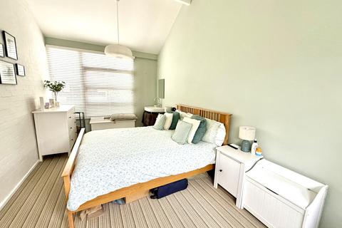 14 Westfield, Ashtead, KT21 1RH