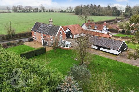 5 bedroom detached house for sale, The Street, Weybread, Diss