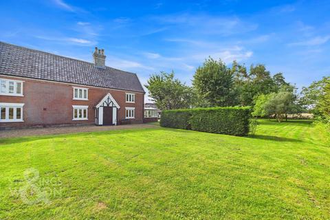 5 bedroom detached house for sale, The Street, Weybread, Diss