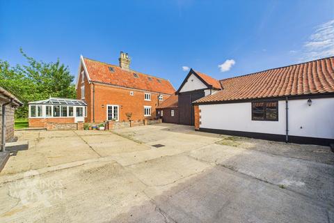 5 bedroom detached house for sale, The Street, Weybread, Diss