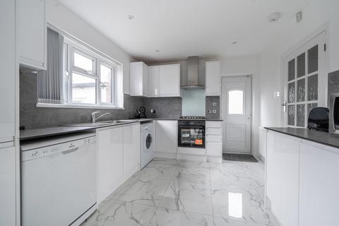 87 Laurel Way, London, N20 8HT