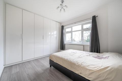 87 Laurel Way, London, N20 8HT