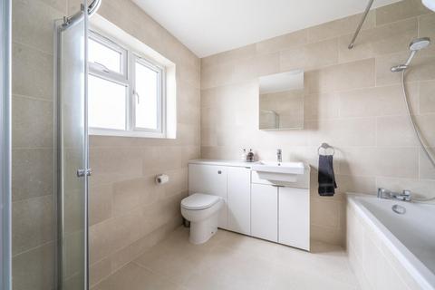87 Laurel Way, London, N20 8HT
