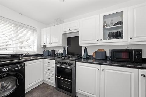90 Middlefields, Croydon, CR0 9LH