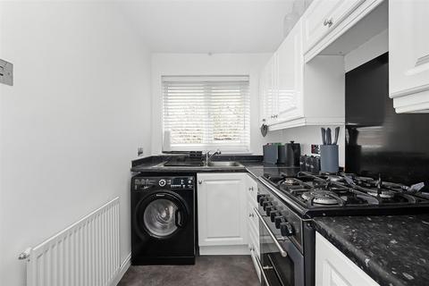 90 Middlefields, Croydon, CR0 9LH