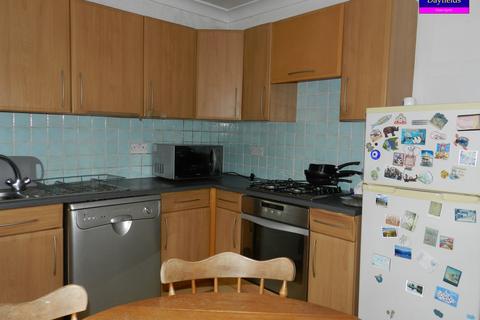 2 bedroom flat to rent, First Avenue, Enfield EN1