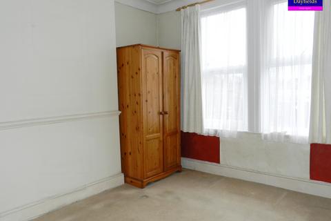 2 bedroom flat to rent, First Avenue, Enfield EN1