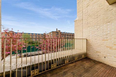 2 bedroom flat for sale, Barley Court, Casbeard Street, London, N4