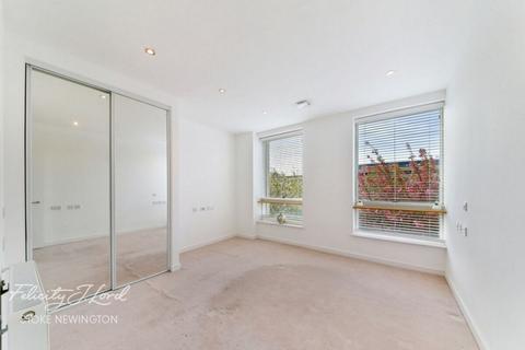 2 bedroom flat for sale, Barley Court, Casbeard Street, London, N4