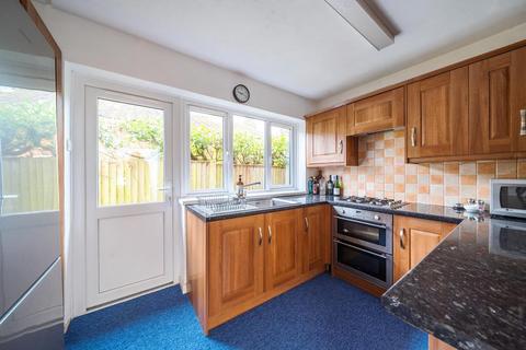 4 Birch Lane, West End, Woking, GU24 9QD