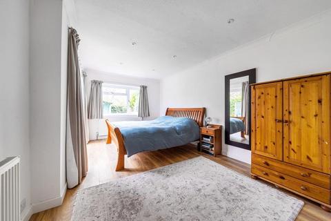 4 Birch Lane, West End, Woking, GU24 9QD