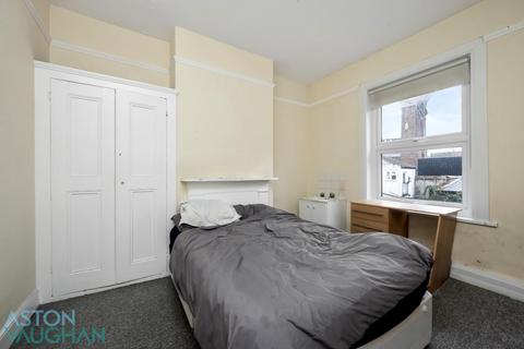 3 bedroom apartment to rent, Ditchling Rise, Brighton BN1