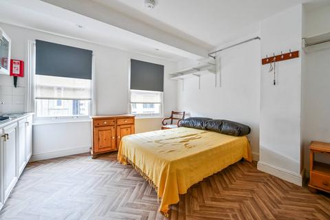 Studio to rent, Hackney Road, Hackney, London, E2