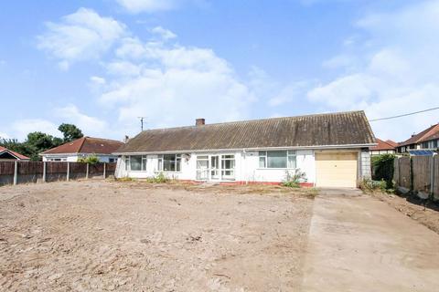 3 bedroom detached bungalow for sale, 25 Gwellyn Avenue, Kinmel Bay, LL18 5HR