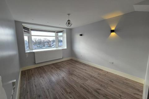 2 bedroom flat to rent, Purbeck Road, Hornchurch