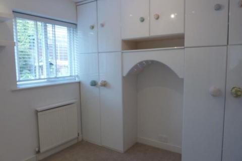 2 bedroom detached house to rent, Shelburne Street, Stoke-On-Trent ST4