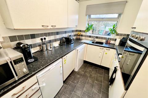 46 Crimscote Close, Shirley, Solihull, B90 4TT