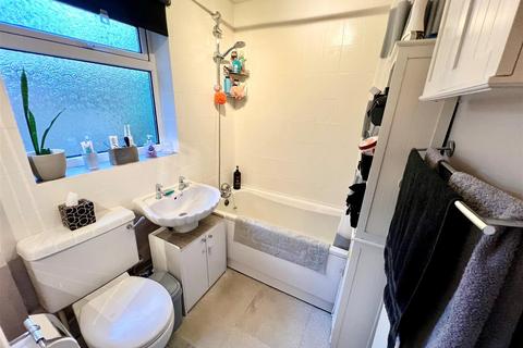 46 Crimscote Close, Shirley, Solihull, B90 4TT