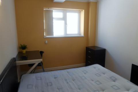 2 bedroom apartment to rent, Richmond Road, Cardiff