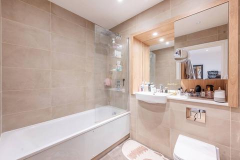 1 bedroom flat for sale, Silverworks Close, Colindale, London, NW9