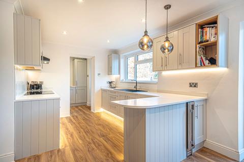 64a Lightsfield, Oakley, Basingstoke, RG23 7BY